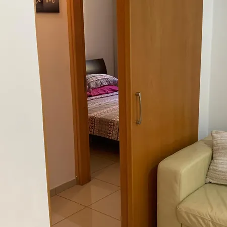 Vip On Makenzie * Lárnaka