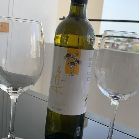 Vip On Makenzie Larnaca